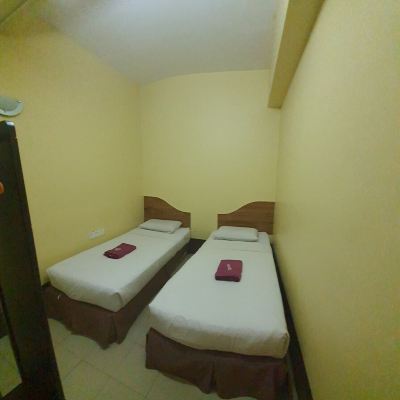 Bilik Double Kupon OYO 90162 Aj Hotel