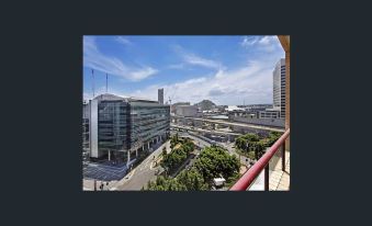 2 Bedroom Darling Harbour Apartment