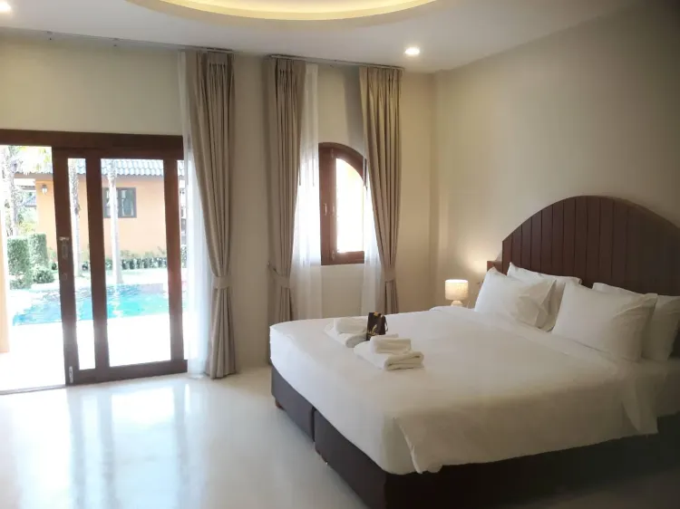King Room With Pool Access