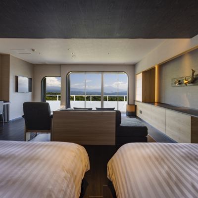 (Top Floor) Premium Deluxe Twin Room with Semi Open Air Bath