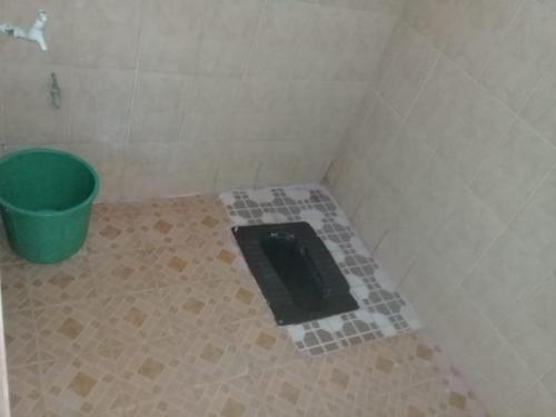 带共用浴室的单人房