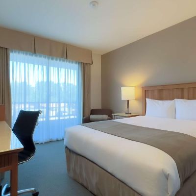 Room (Coast Queen) Coast Capri Hotel Promo Code