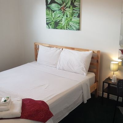 Comfort Suite, 1 Queen Bed, Non Smoking, Park View Executive Suites Promo Code