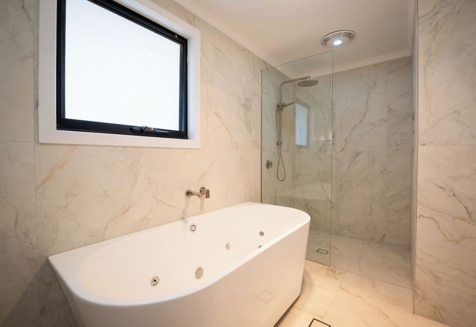 特大床间 - 带spa浴缸