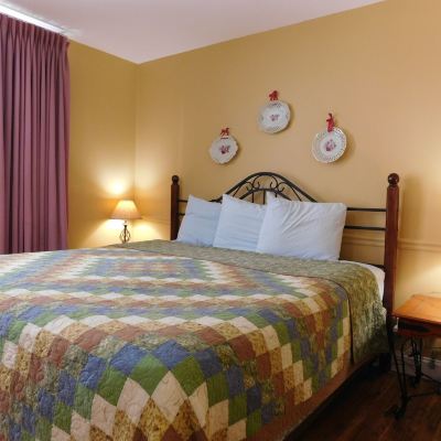 One-Bedroom Condo (103) Oak Square Rentals Promo Code