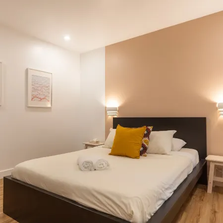 Auberge Saintlo Montréal Hostel
