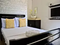 AA Travellers Pad