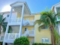 Sunsets In Paradise, third floor condo with breathtaking sunsets and ocean views โรงแรมใน