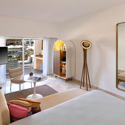 Superior Me + Con Acceso Piscina ME Cabo Promo Code