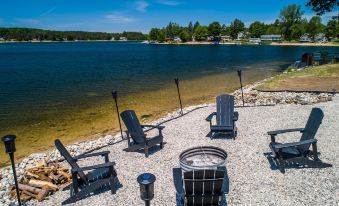 Stone Ledge Lake Getaway - Housity