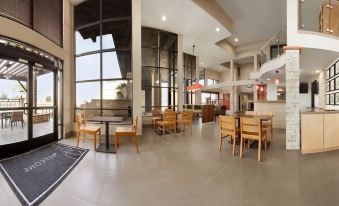 Country Inn & Suites by Radisson, Bakersfield, CA