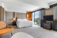 โรงแรมเชอราตัน ยูนิเวอร์แซล โรงแรมใน