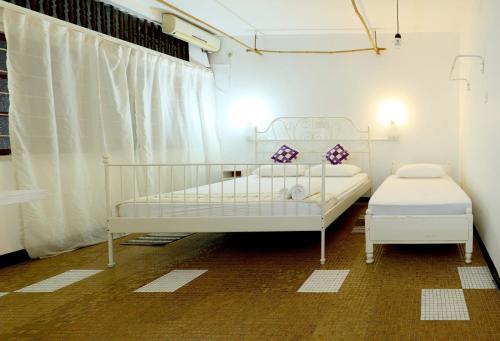 带阳台的三人房