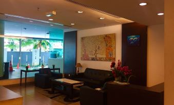 Luxury Service Suite at Taragon KL