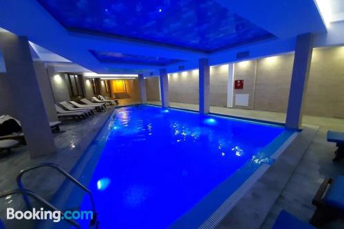 豪华特大床一室房