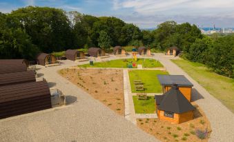 Weedingshall Lodges - Housity