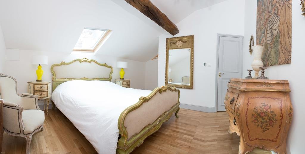 Chateau de La GoujonnerieStandard room