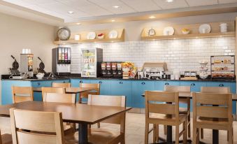Country Inn &amp; Suites by Radisson, St Cloud East, MN - Housity