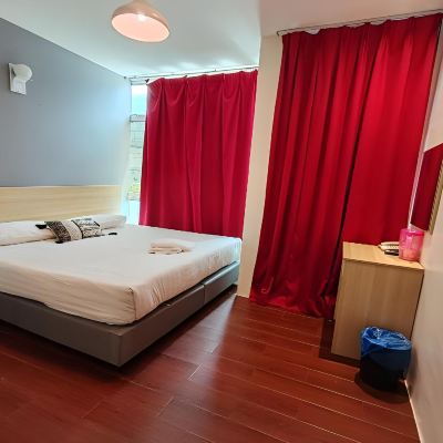 Bilik Deluxe King Kupon Hotel 18