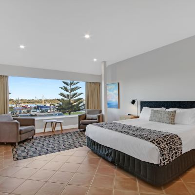 Lake View SPA Suite Bellevue on The Lakes Promo Code