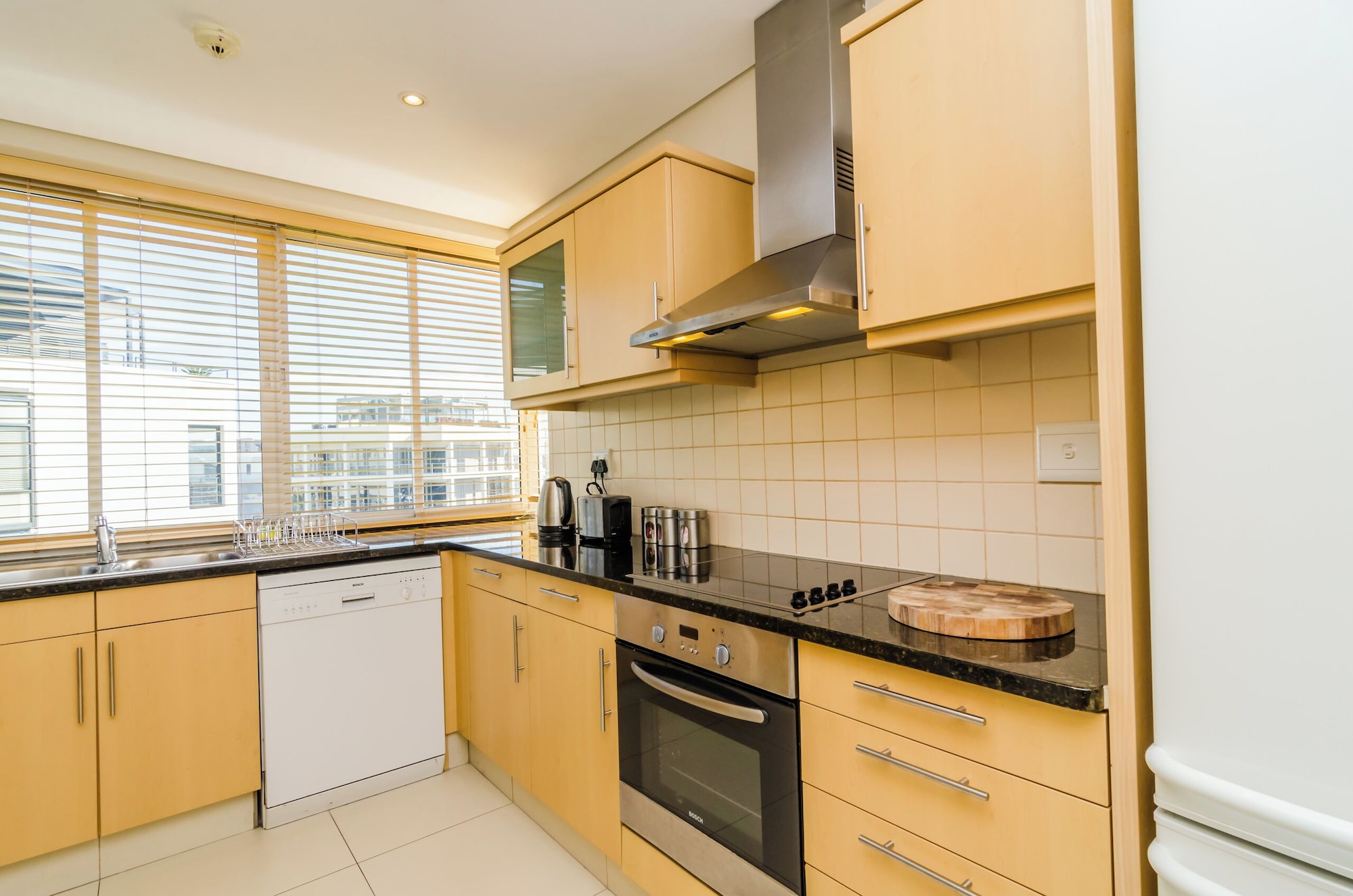 Mountain Marina Luxury Apartments三床房高级2