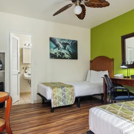Pacific Marina Inn