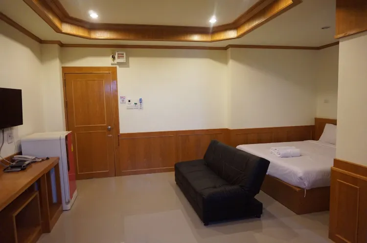 ห้องดีลักซ์ เตียงใหญ่ 1 เตียง