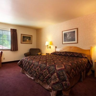 Deluxe King Room The Summit Inn Promo Code