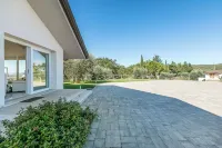 Villa Chimera White 16 with Pool & Gym