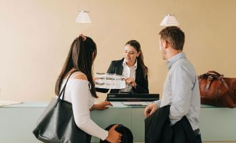 Hotel Krone Thun - Housity
