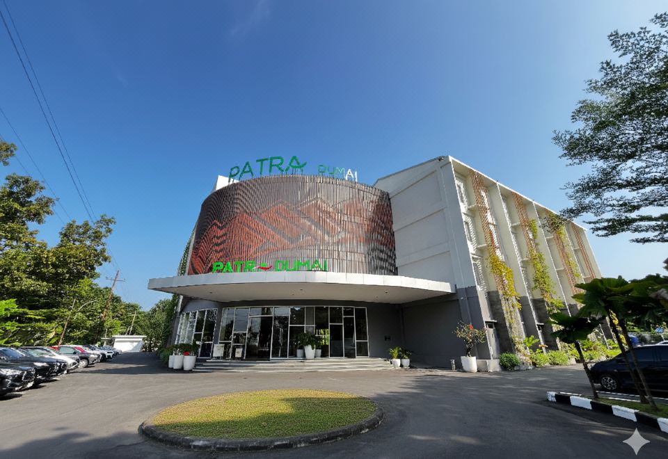 Patra Dumai Hotel - Housity