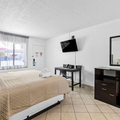 Single Room - Non-Smoking Travelodge by Wyndham Las Vegas Promo Code