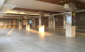 Hotel Ratan Royal Inn - Housity