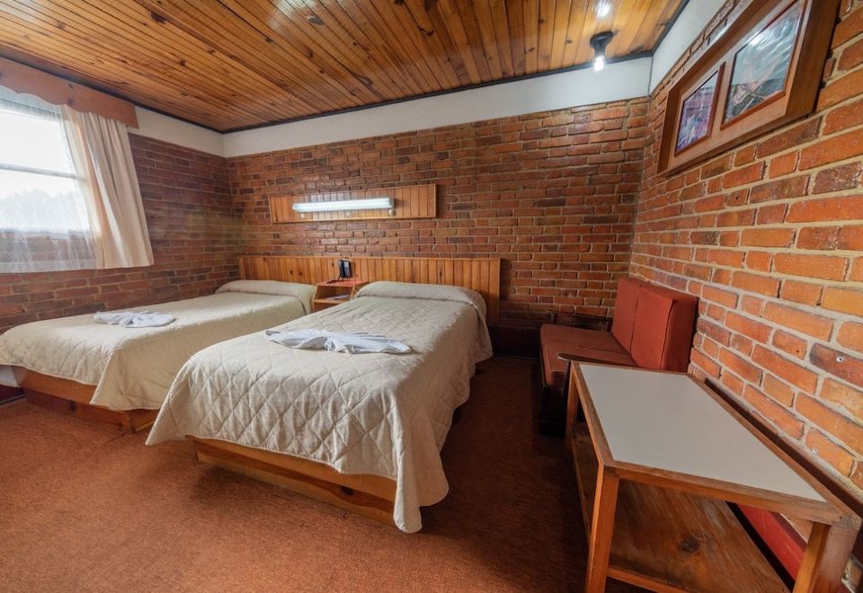 Hotel del Campo - Housity
