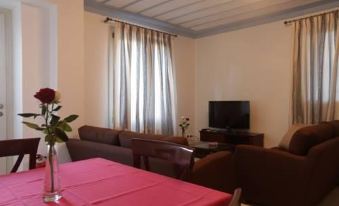 Avgerinos Hotel - Housity