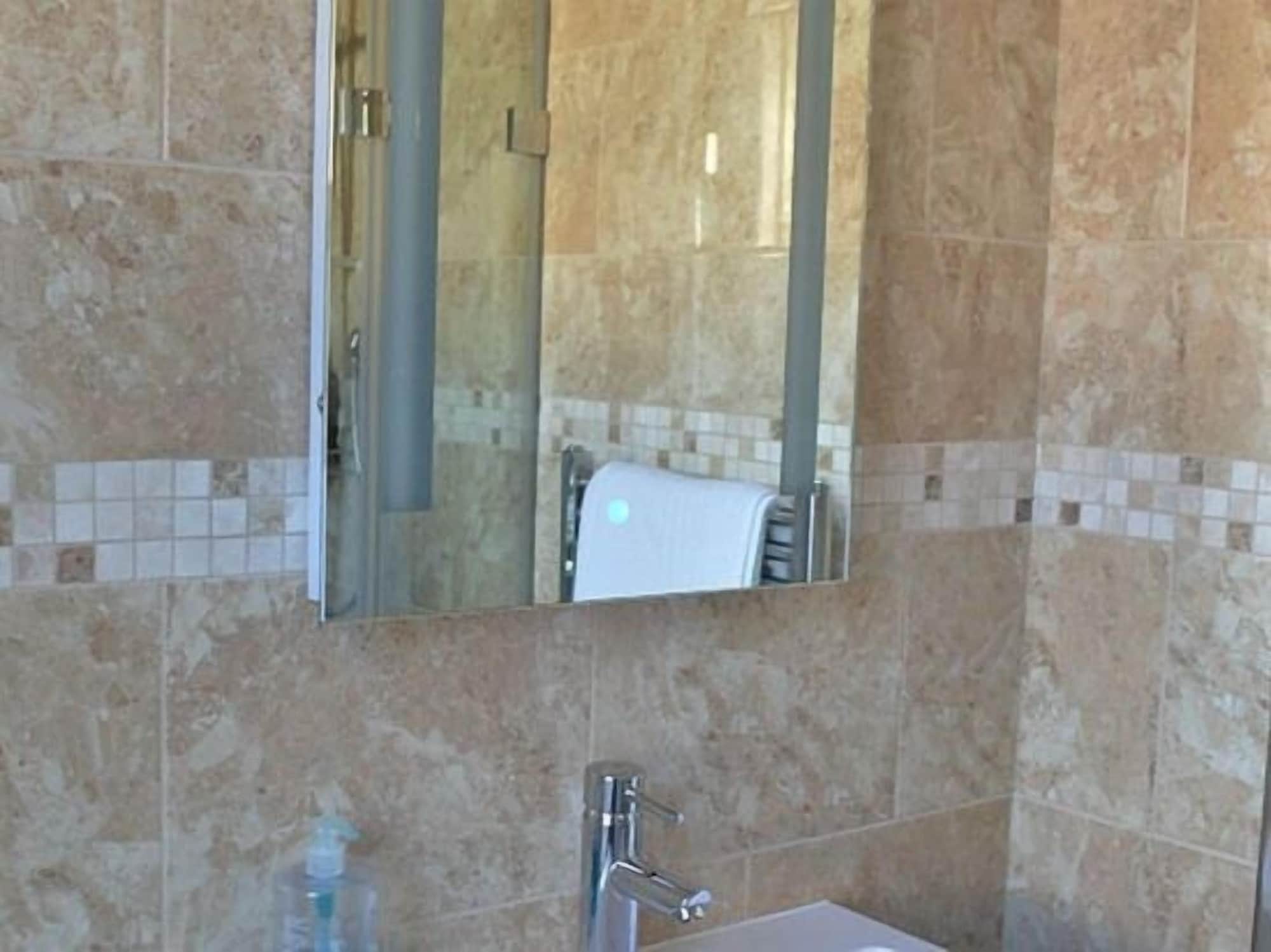 套房， 公共浴室， 花园景观