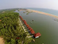 Poovar Island Resort Hotel di 