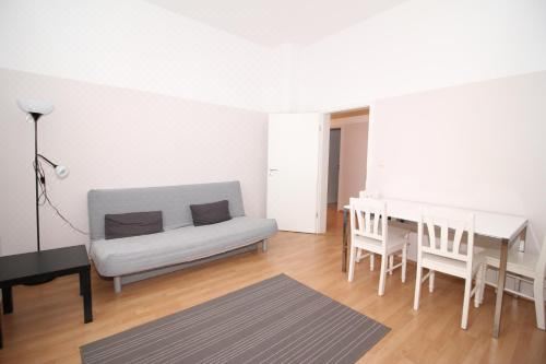 Mainhatten ApartmentTwo-Bedroom Apartment With City View