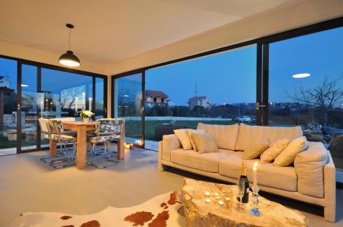 两卧室别墅带私人泳池