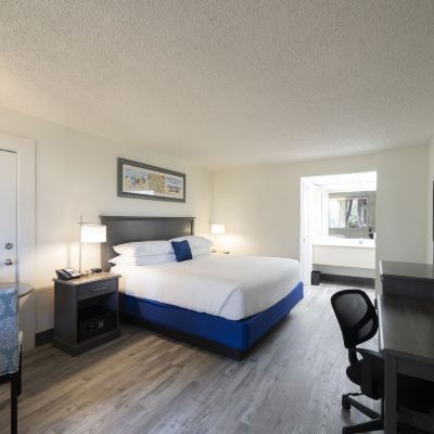 Standard King Bed Room The Island Resort Fort Walton Beach Promo Code