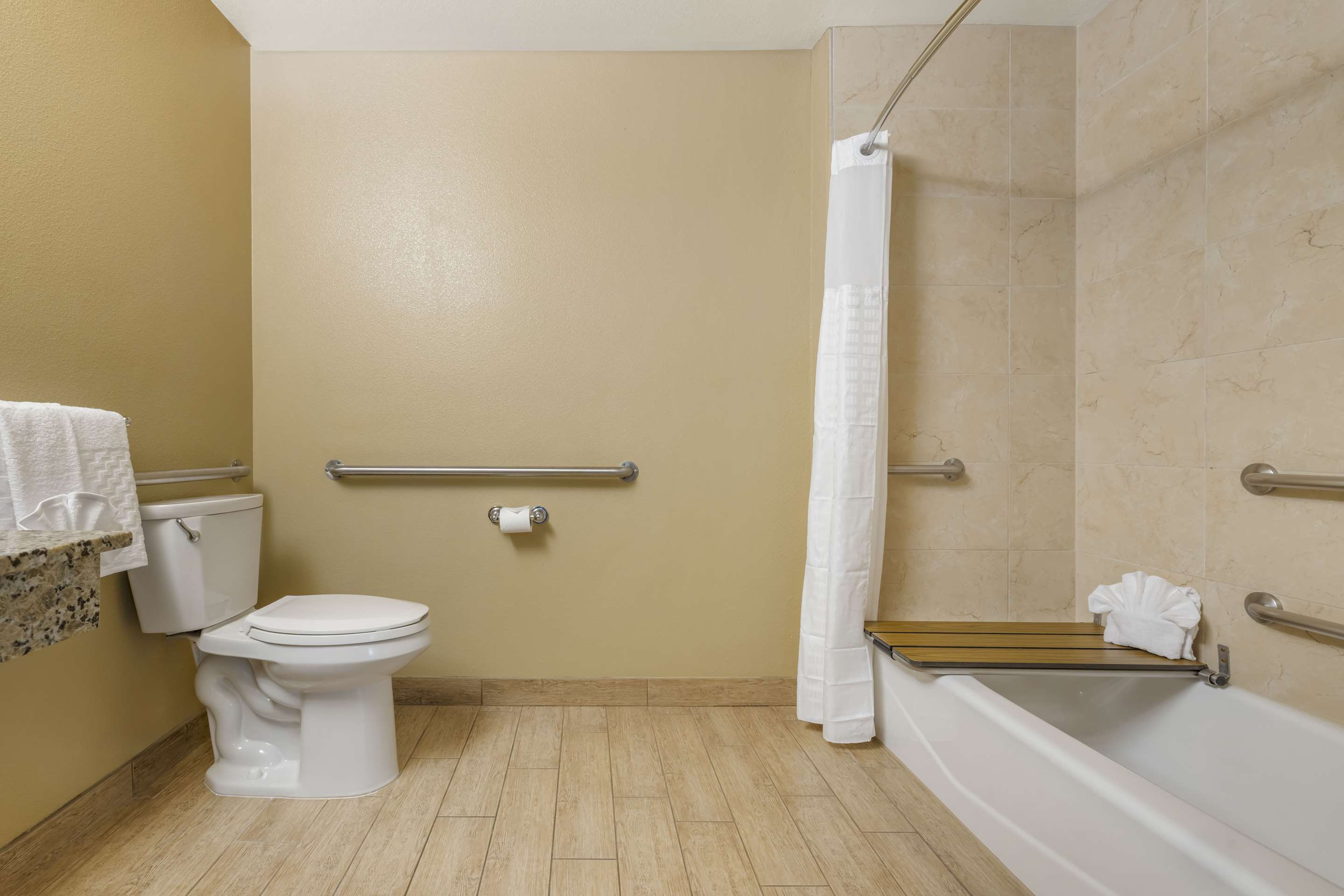 行动无障碍2张大床房带浴缸