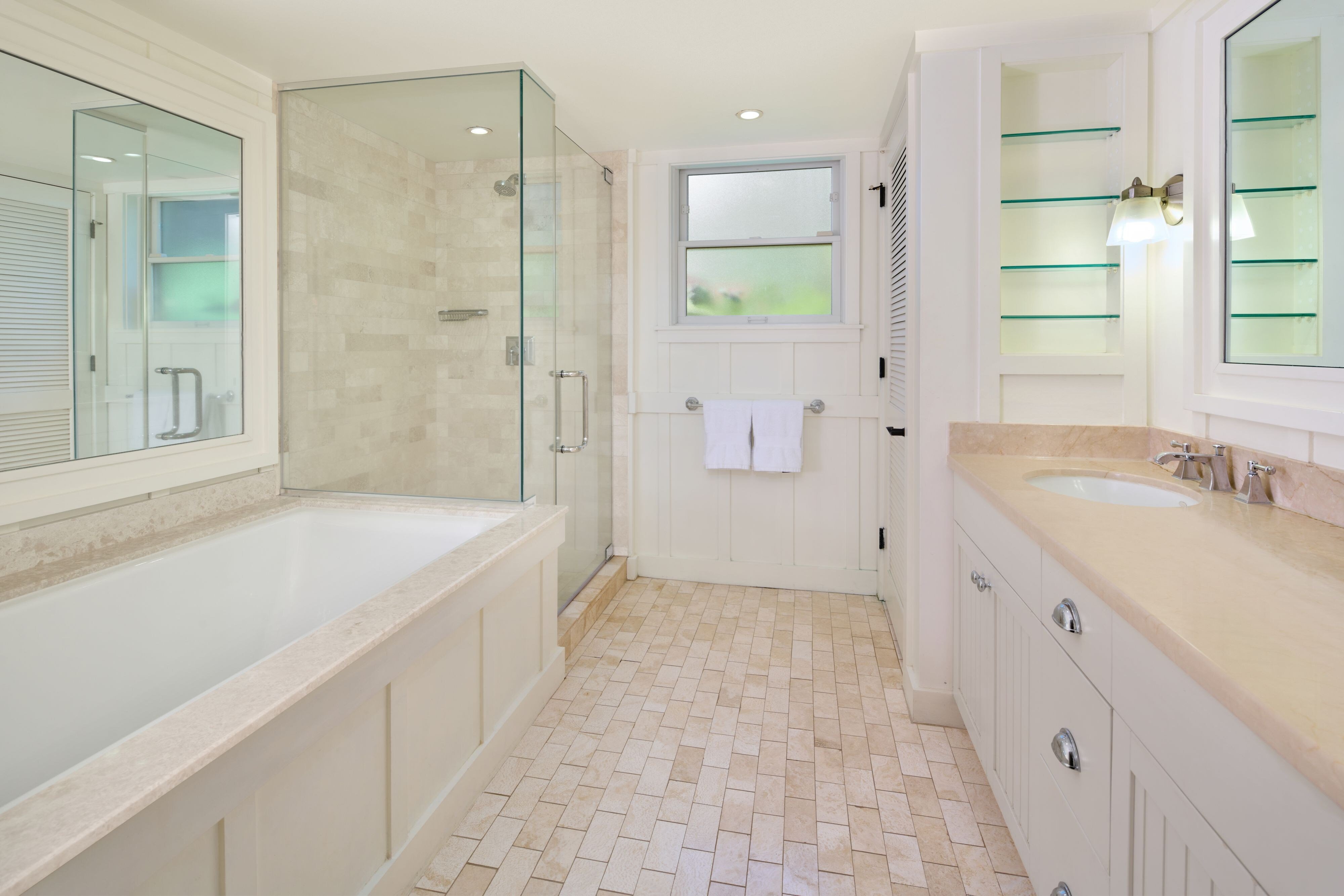 带阳台的三卧室别墅-海景