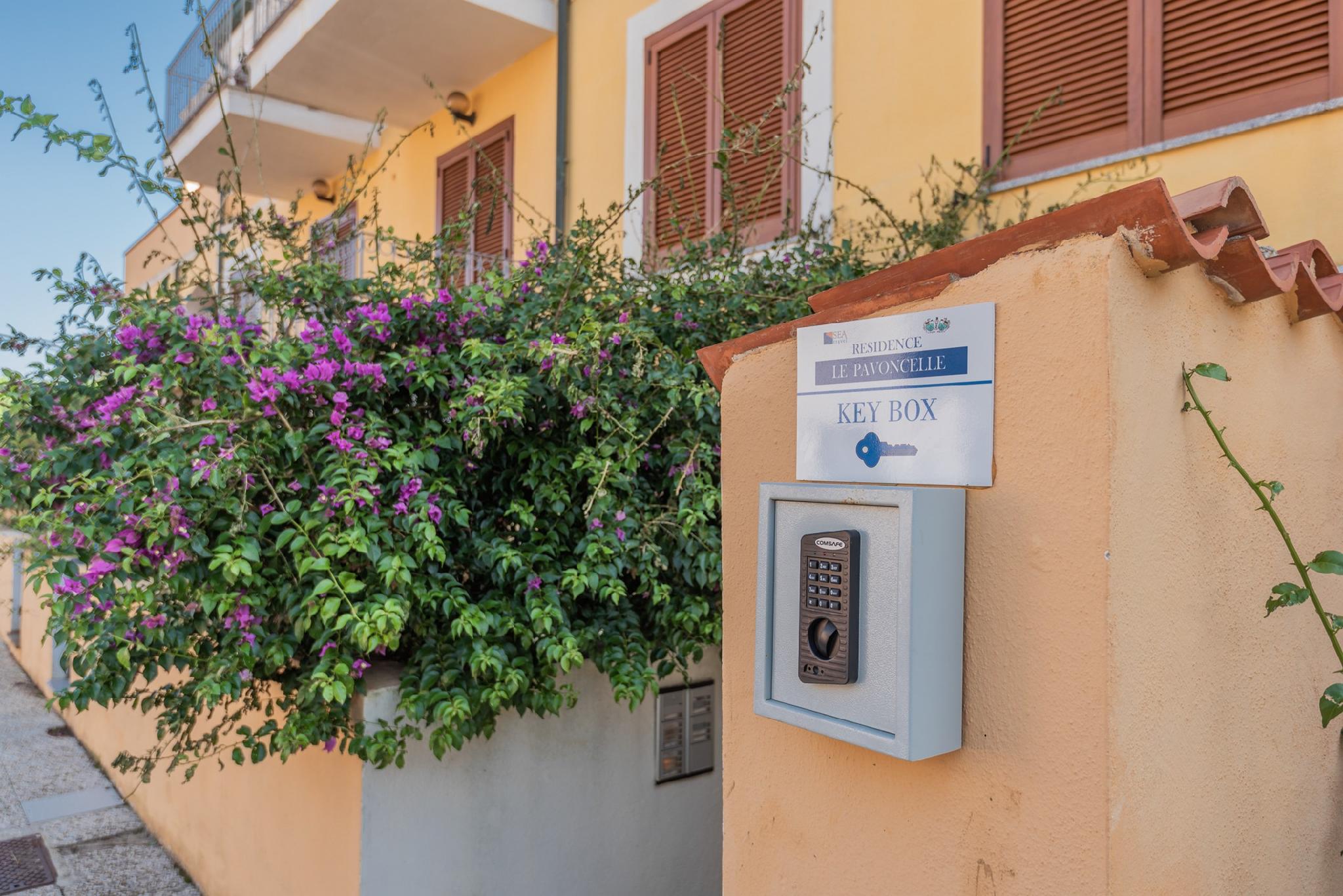 Apartment-Entire House Or Apartment