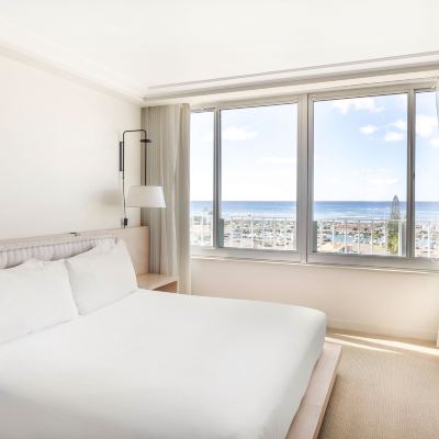 1臥室海濱特大床高級套房帶陽台 夏威夷·火奴魯魯現代希爾頓分時度假俱樂部飯店優惠