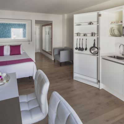 Studio Flamingo Beach Mate Promo Code