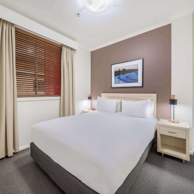 一臥室城市天際線景觀房，無客房打掃 雪梨金色城堡盛橡套房飯店優惠