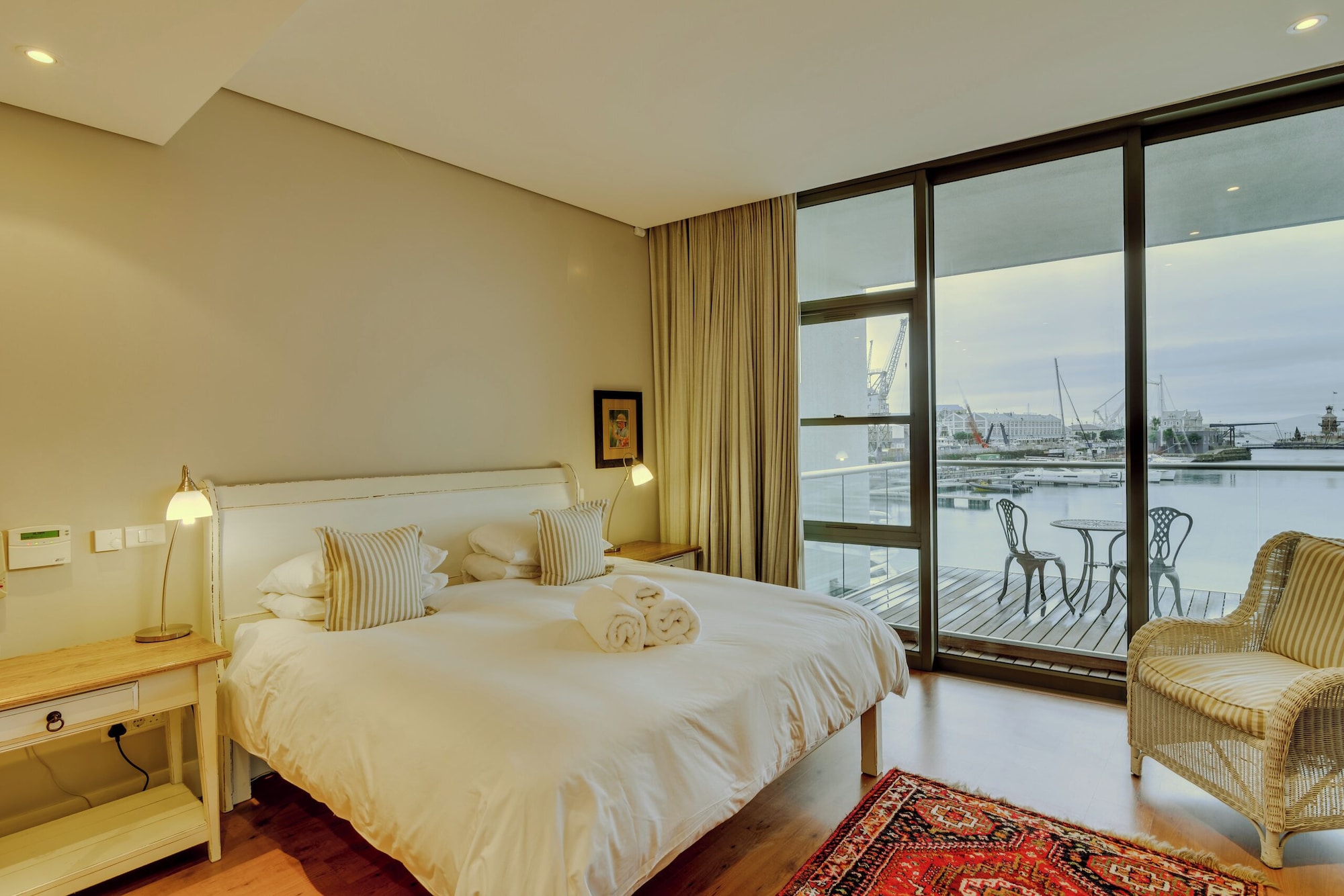 Mountain Marina Luxury Apartments两卧室豪华首选私人泳池2