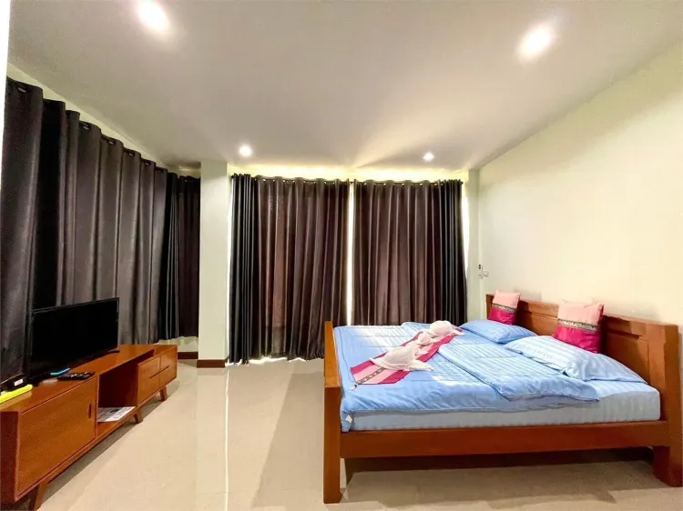 ห้องดีลักซ์วิวทะเลบางส่วน(เตียงควีนไซส์)