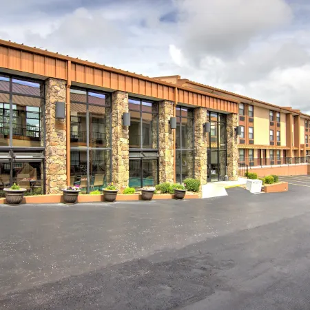Best Western Center Pointe Inn