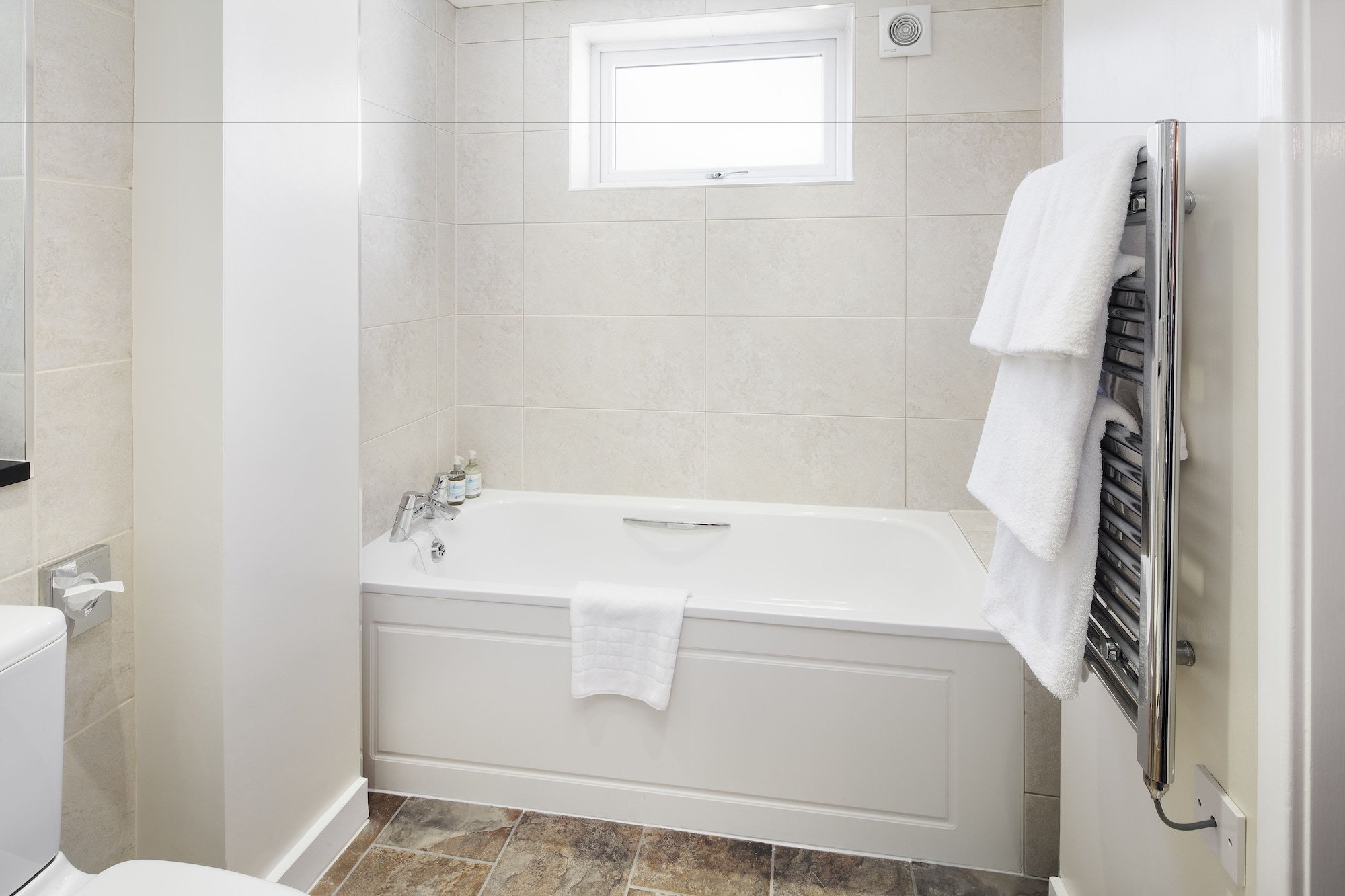 大型家庭房（底楼8号房）